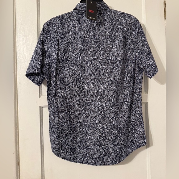 Levi’s men button down shirt NWT SMALL - Picture 3 of 4